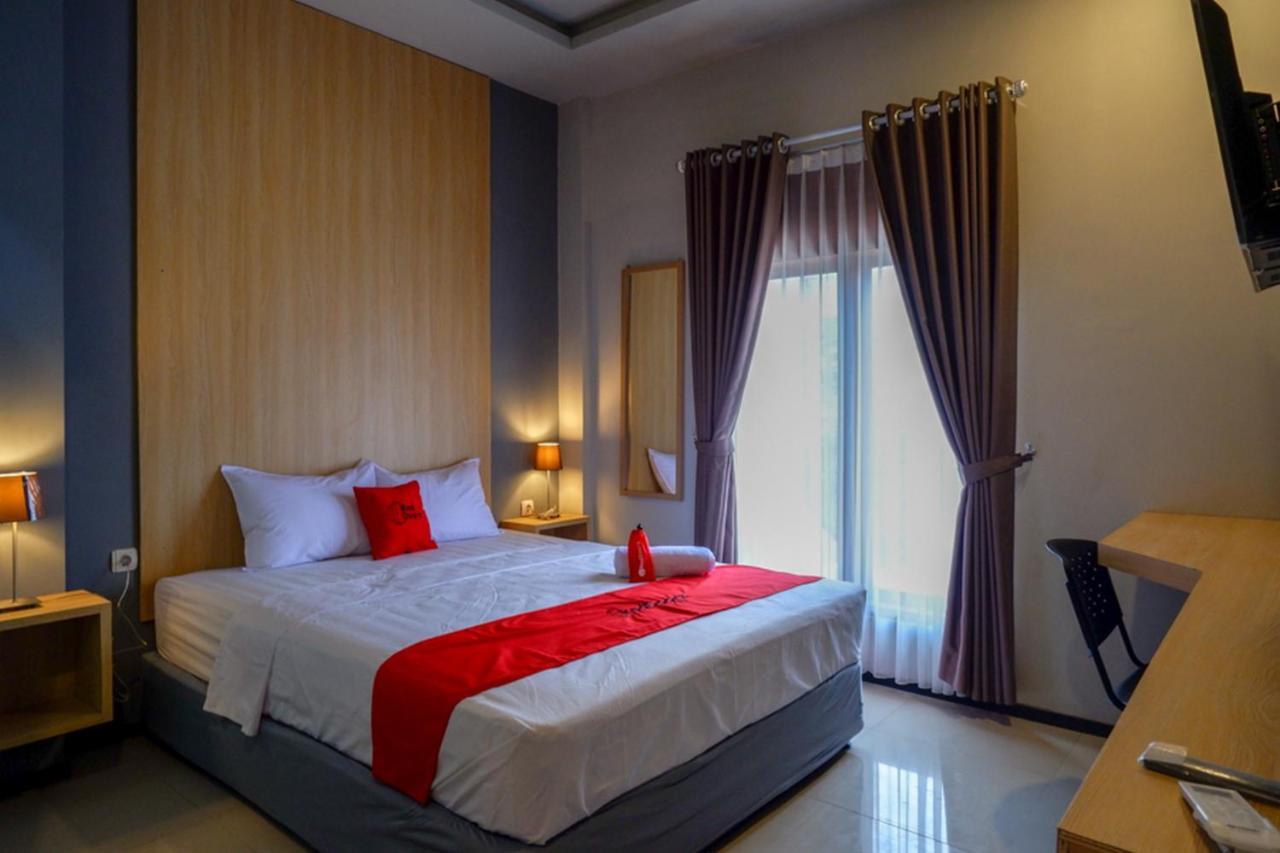 Wisma tamu Reddoorz Syariah @ Jalan Sultan Agung 2*